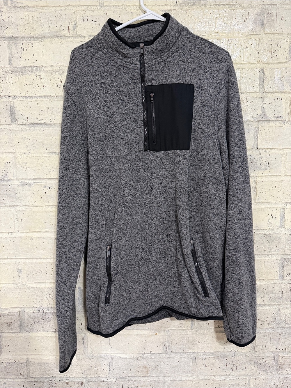 Aeropostale Men's Heather Gray Quarter-Zip Pullover with Black Chest Pocket